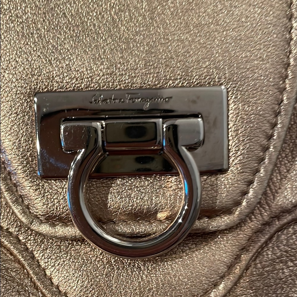 Salvatore Ferragamo  Luxurious Gold Shoulder Bag with Textured Leather - Picture 3 of 6